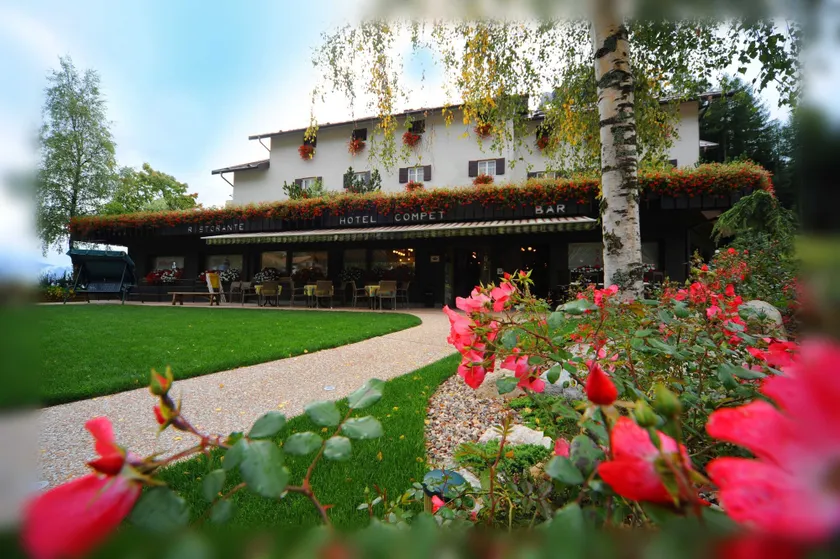 Hotel Compet - Image 1