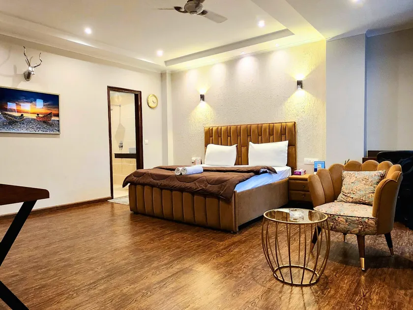 Hotel City Premier - Golf Course Road ,Gurgaon - Image 1