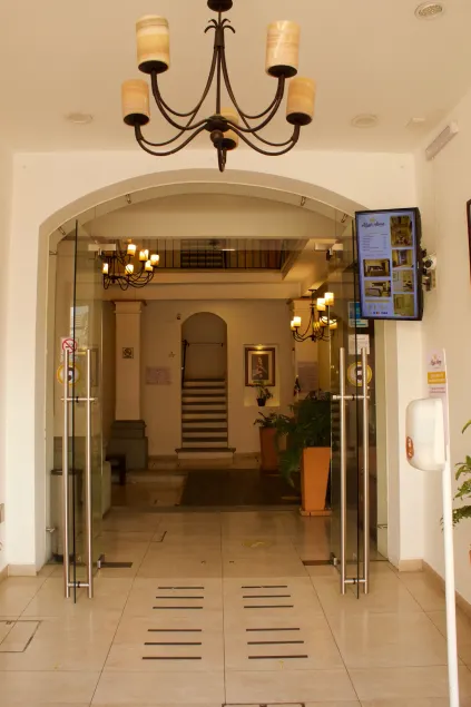 Hotel Real Alma  - Image 1