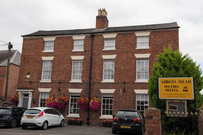 Abbots Mead Hotel - Image 1