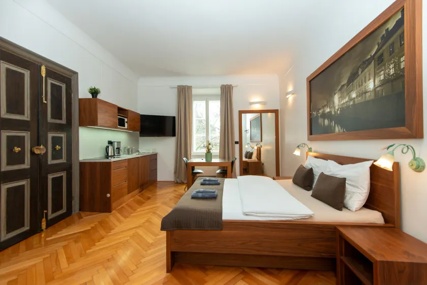 Zois Apartments - Image 1