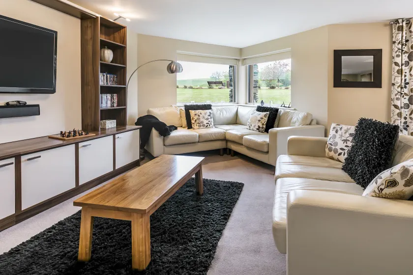 Golf Apartment @ Carus Green - Image 1