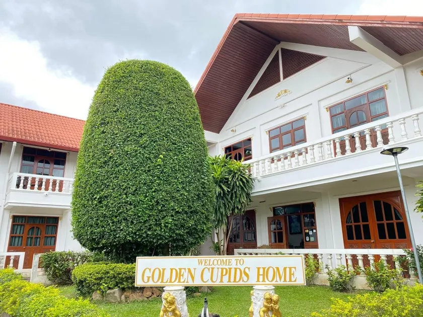 Golden Cupids Hotel - Image 1