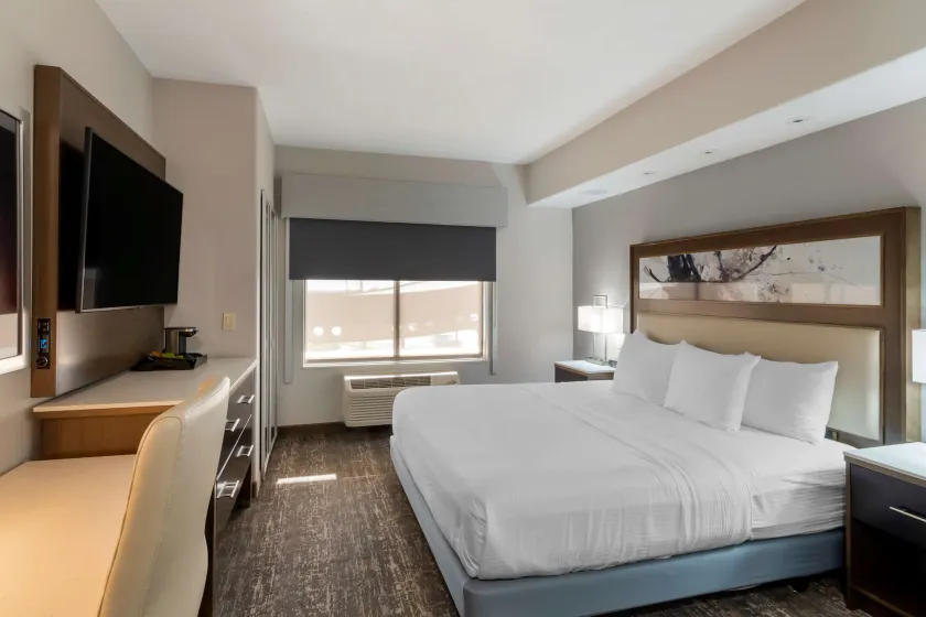 Best Western Premier Liberty Inn & Suites - Image 1