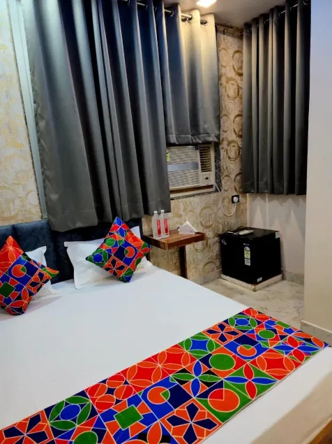 Hotel Shiv Grand SV - Image 1