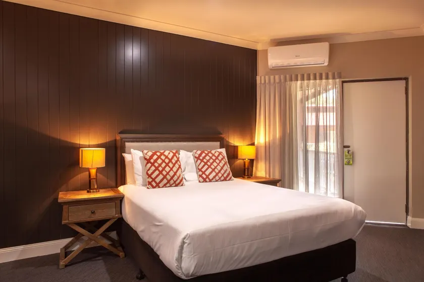 Nightcap at Archer Hotel - Image 1