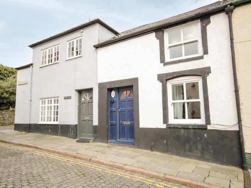 Tudor Cottage - Image 1
