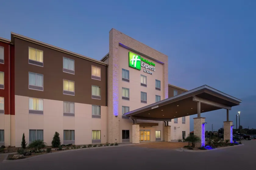 Holiday Inn Express & Suites Bay City by IHG - Image 1
