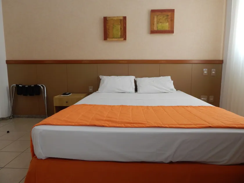 Frimas Hotel - Image 1