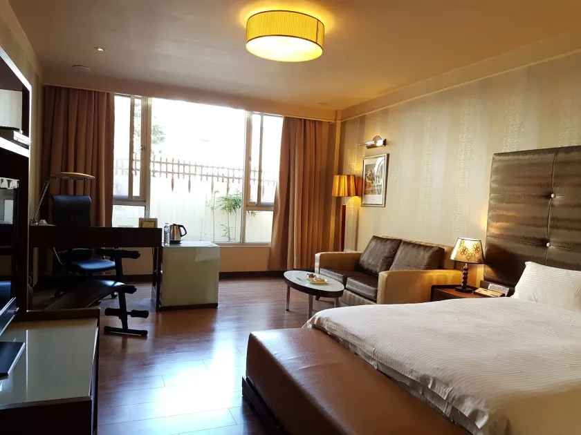 Gueylin Hotel - Image 1