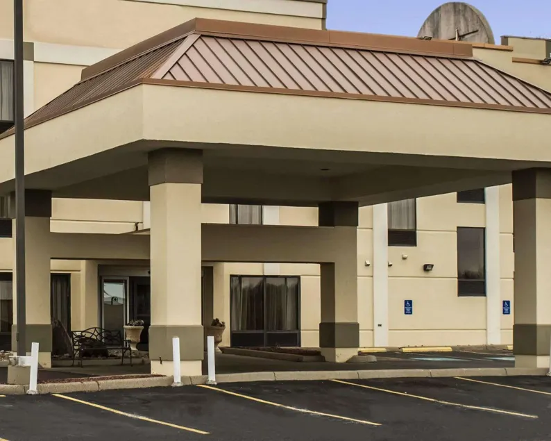 Quality Inn Akron South - Image 1