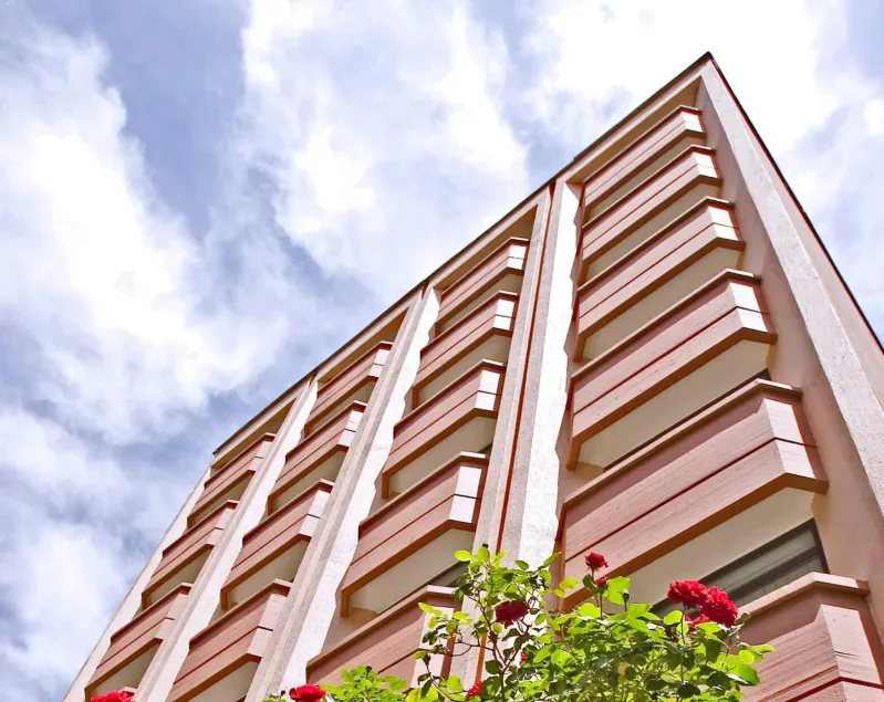 Hotel Best - Image 1