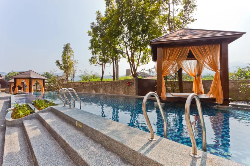 The Loft Seaside Suites - Image 1