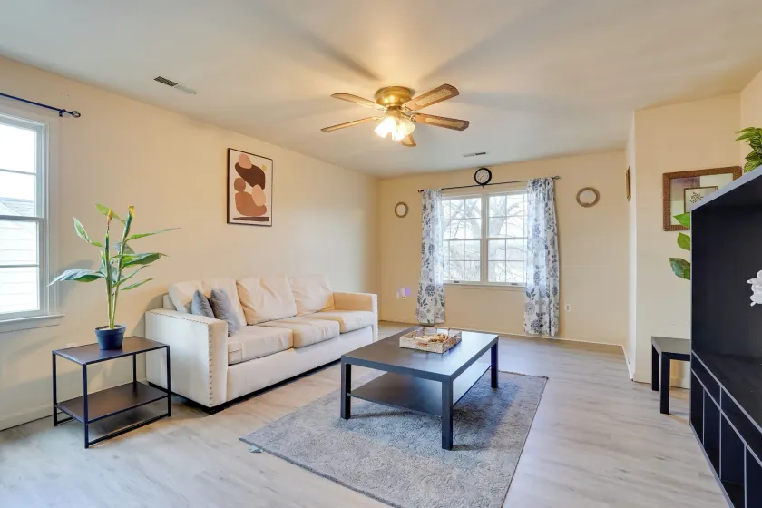 Walk to Fairgrounds! Hagerstown Townhome w/ Deck - Image 1