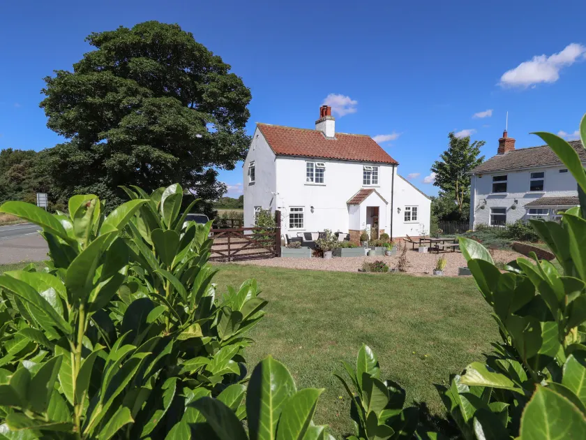 Rose Cottage - Image 1