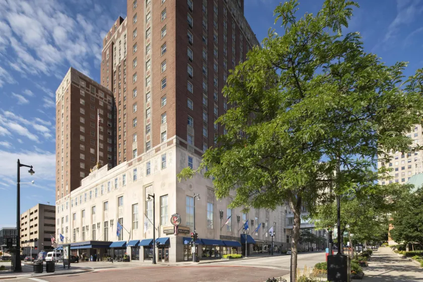 Hilton Milwaukee - Image 1