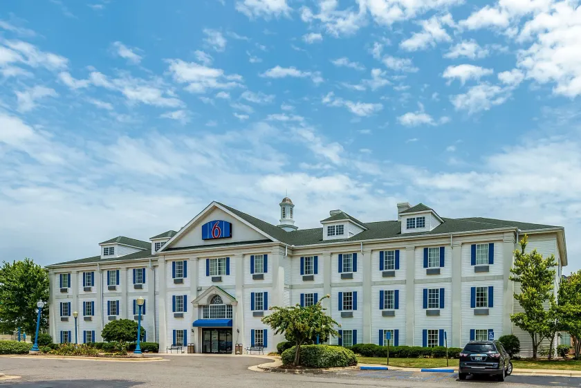 Motel 6-Shreveport, LA - Image 1