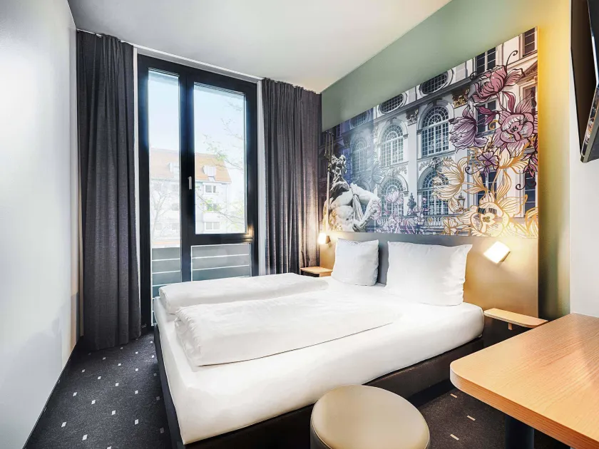 B&B Hotel München-Moosach - Image 1