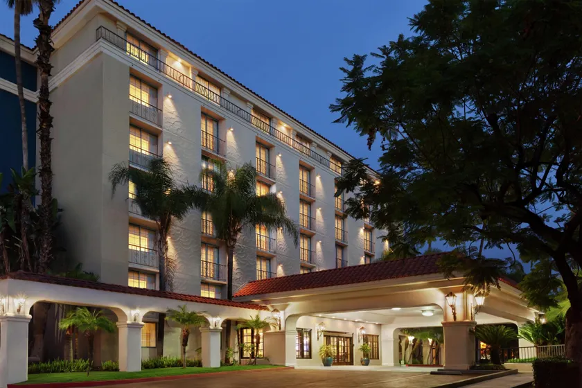 Embassy Suites by Hilton Arcadia Pasadena Area - Image 1