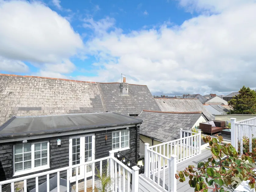 Stone's Throw Cottage - Image 1