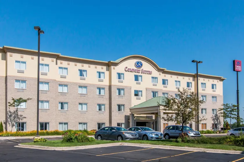 Comfort Suites Wixom - Novi - Image 1