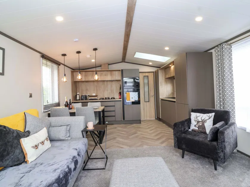 Hazelnut Lodge - Image 1