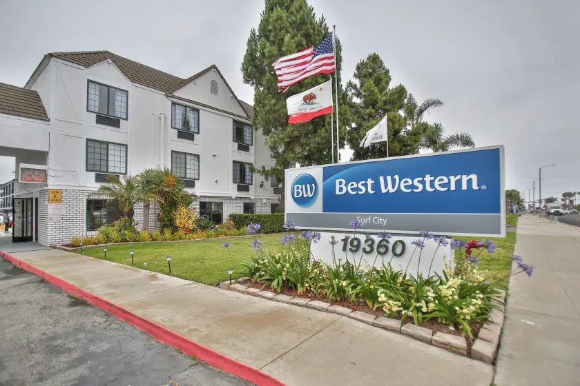 Best Western Surf City - Image 1