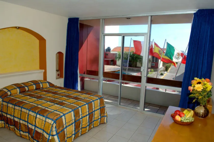 Del Real Hotel & Suites - Room
