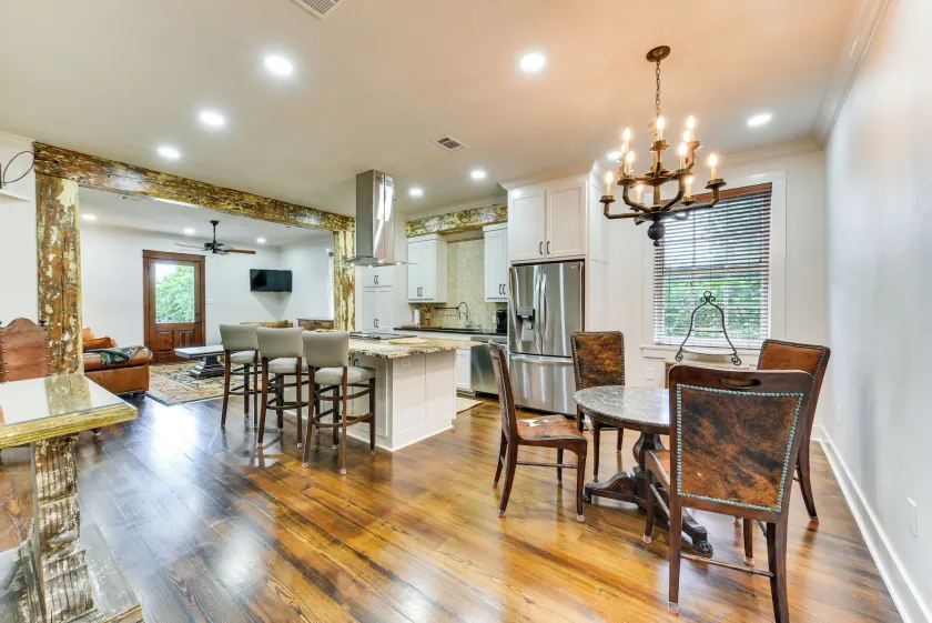 Chic Louisiana Retreat - Balcony & River Views! - Image 1