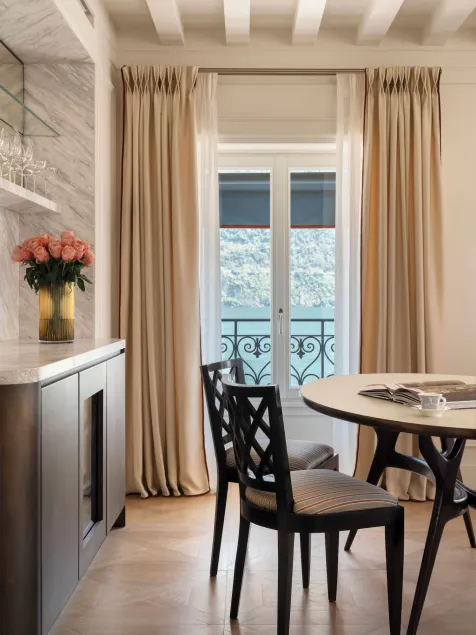 Miralago Luxury Apartments - Image 1