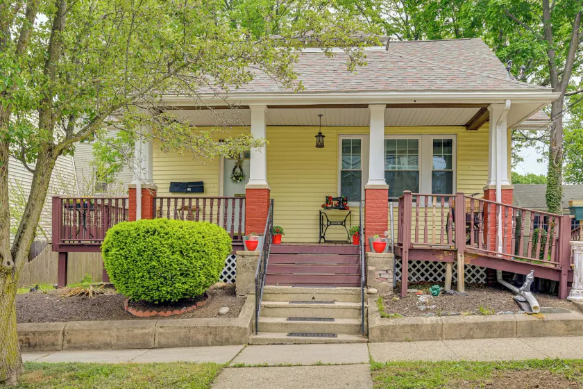 'nanas Tiny Flat' East Side Charmer Near Brown - Image 1