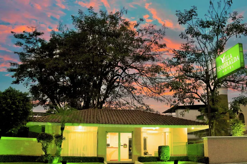 Hotel Villa Esmeralda - Image 1
