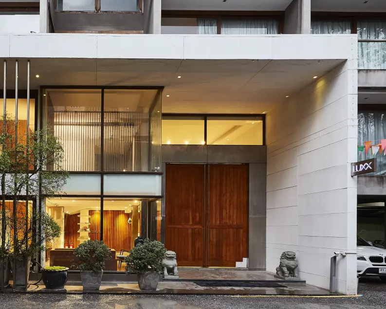 LUXX Langsuan Hotel - SHA Plus - Image 1