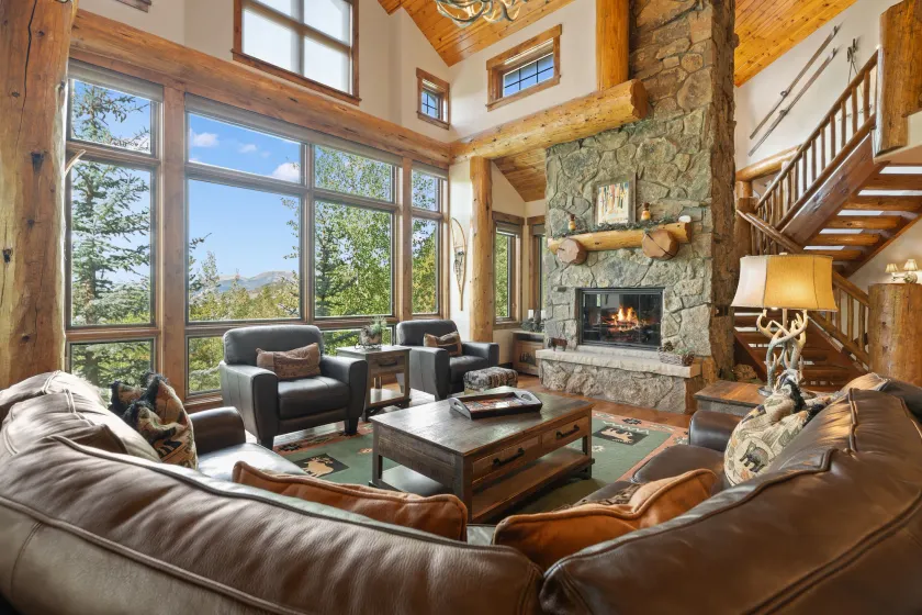 4 Bedrooms - Image 1