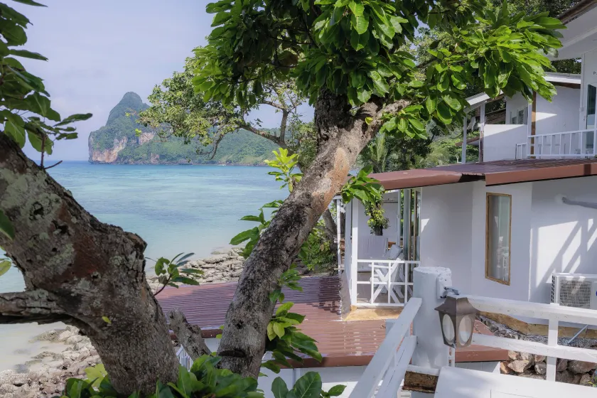 Phi Phi Cozy Seafront Resort - Image 1