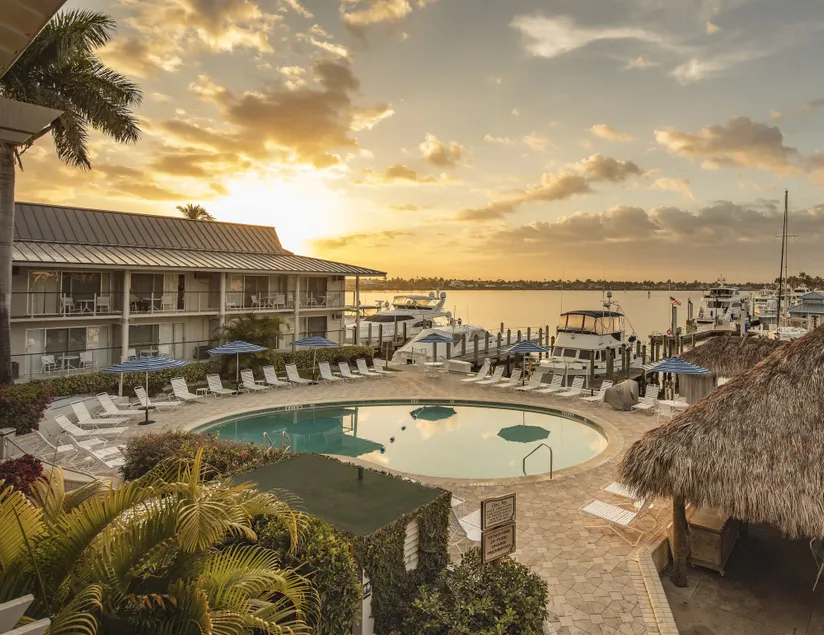 Cove Inn on Naples Bay - Image 1