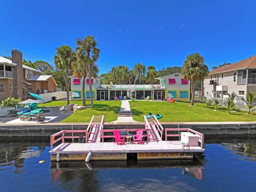The Keys Bungalow On The Cotee River - Image 1