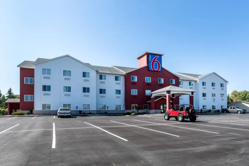 Motel 6-Indianapolis, IN - Southport - Image 1