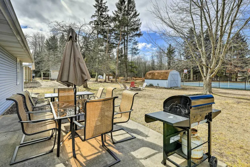 Mears Abode w/ Pool Access, Near Silver Lake! - Image 1