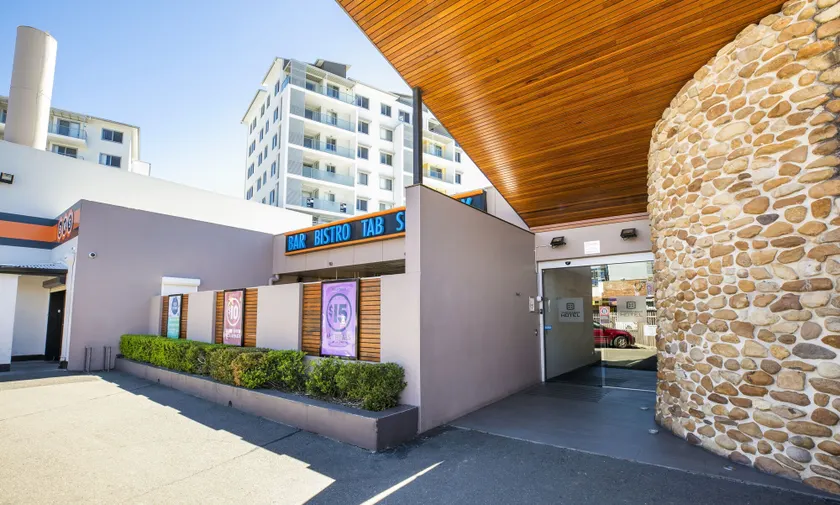 Toongabbie Hotel - Image 1