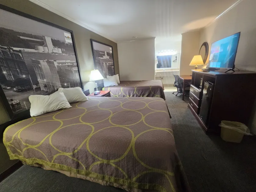 budgetel Inn & Suites - Image 1
