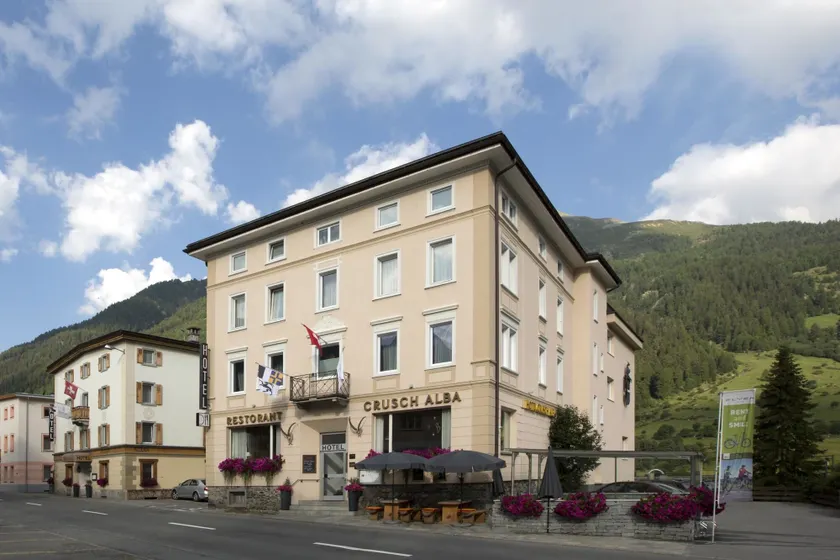 Hotel Crusch Alba Zernez - Image 1