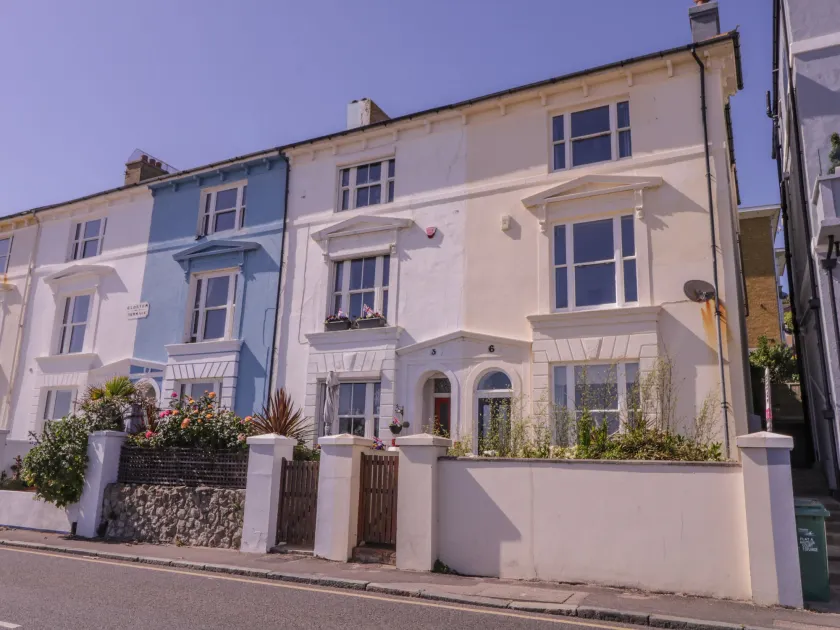 6 Gloster Terrace - Image 1