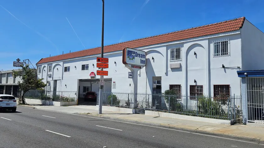 Dream Inn - Image 1