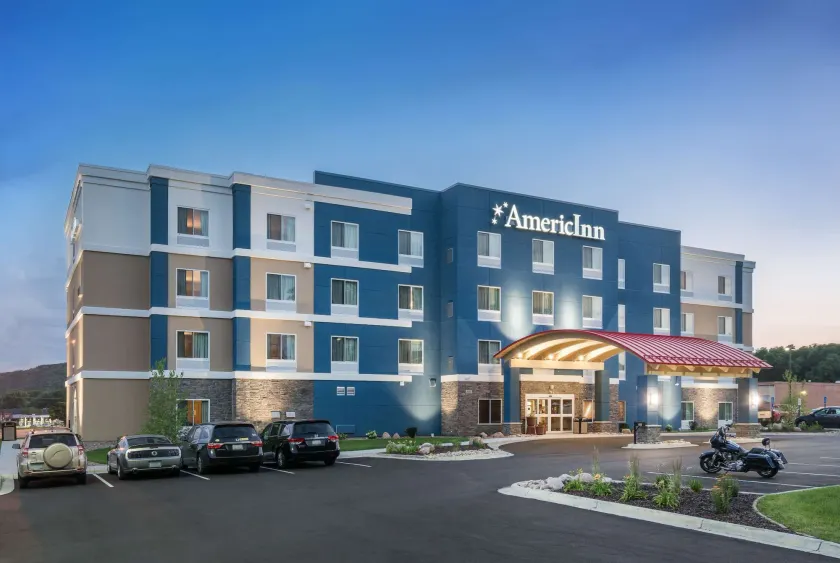 AmericInn by Wyndham Winona - Image 1
