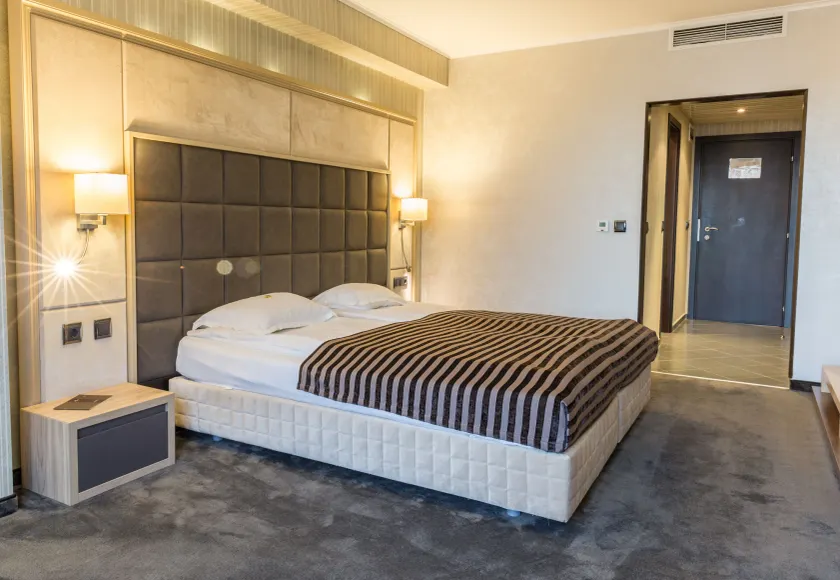 Cosmopolitan Hotel & Wellness - Image 1