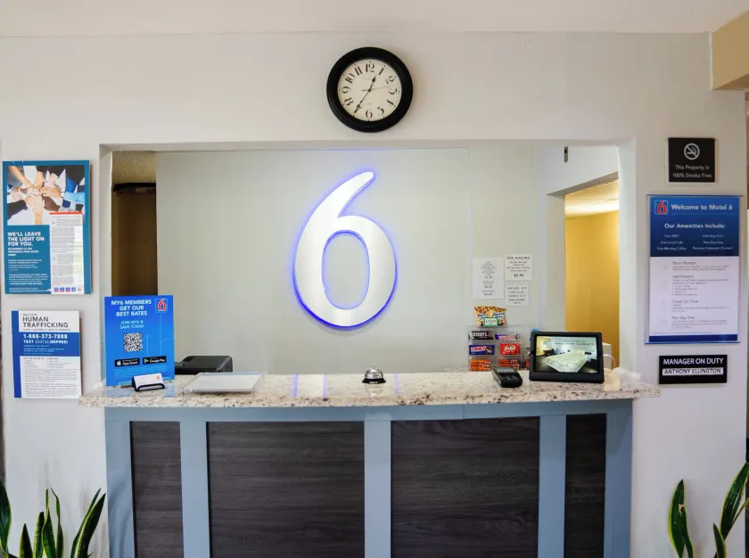 Motel 6 Litchfield, IL - Image 1
