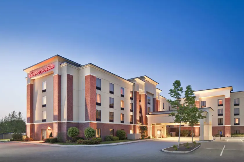 Hampton Inn & Suites Providence/Smithfield - Image 1