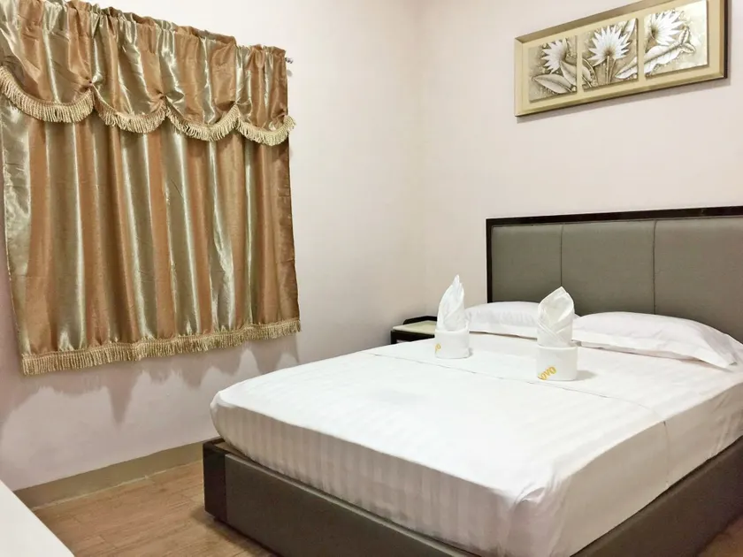 Meaco Royal Hotel - Lipa - Image 1
