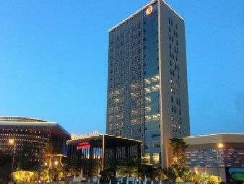 Ramada Plaza Huizhou East - Image 1